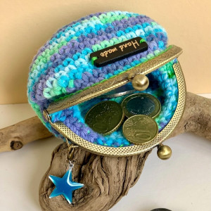 Vintage coin purse - click closure