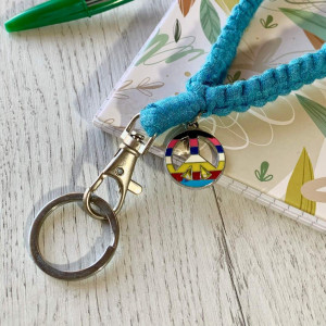 Keyring wristlet - PEACE AND LOVE