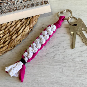 Scoubidou keyring - Heart hook