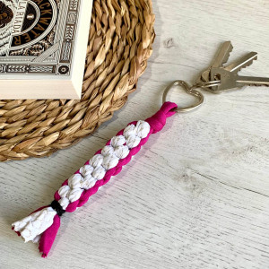 Scoubidou keyring - Heart hook