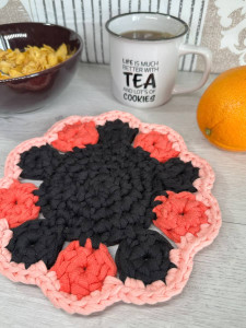 Flower trivet
