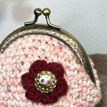 Vintage coin purse - click closure