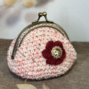 Vintage coin purse - click closure