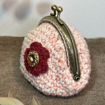Vintage coin purse - click closure