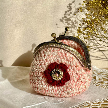 Vintage coin purse - click closure