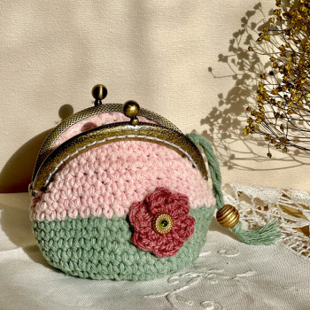 Vintage clasp coin purse – mint green – Small flower
