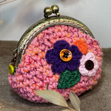 Monedero rosa con flores - Cierre boquilla vintage de latón