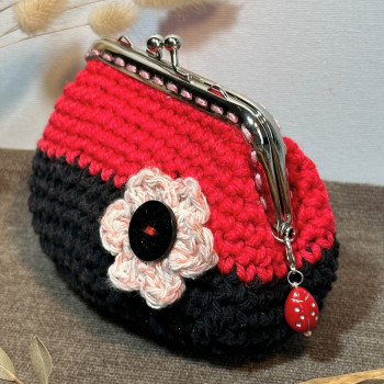 Large coin purse - red and black