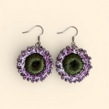 Pendientes Flor de Rocío – hechos a mano, perlas de vidrio, estilo bohemio luminoso