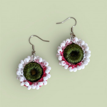 Boucles d’oreilles Fleur de Rosée – crochetées à la main, perles en verre, bijou bohème lumineux
