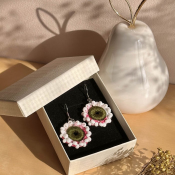 Dew Flower Earrings – handmade crochet, glass beads, luminous bohemian jewelry
