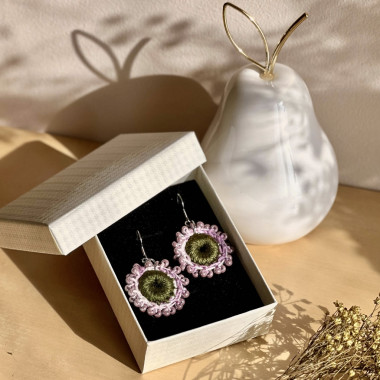 Boucles d’oreilles Fleur de Rosée – crochetées à la main, perles en verre, bijou bohème lumineux